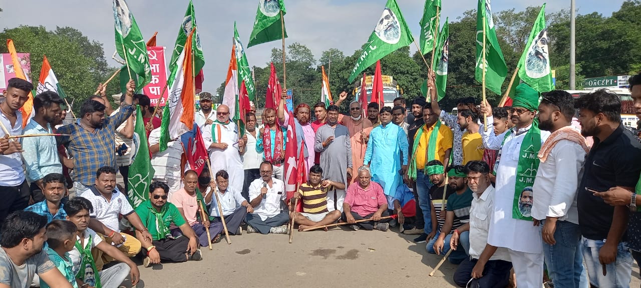 Bharat Bandh Updates: दिन भर के भारत बंद के बाद राकेश टिकैत बोले- वार्ता के लिए तैयार हैं किसान