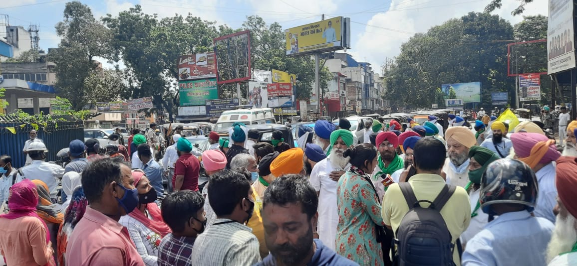 Bharat Bandh Updates: दिन भर के भारत बंद के बाद राकेश टिकैत बोले- वार्ता के लिए तैयार हैं किसान