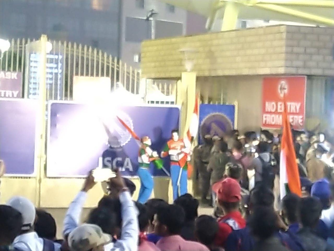 India Vs New Zealand T20 Live : भारत- न्यूजीलैंड मैच को लेकर दोनों टीमें पहुंचीं स्टेडियम, दर्शकों में उत्साह