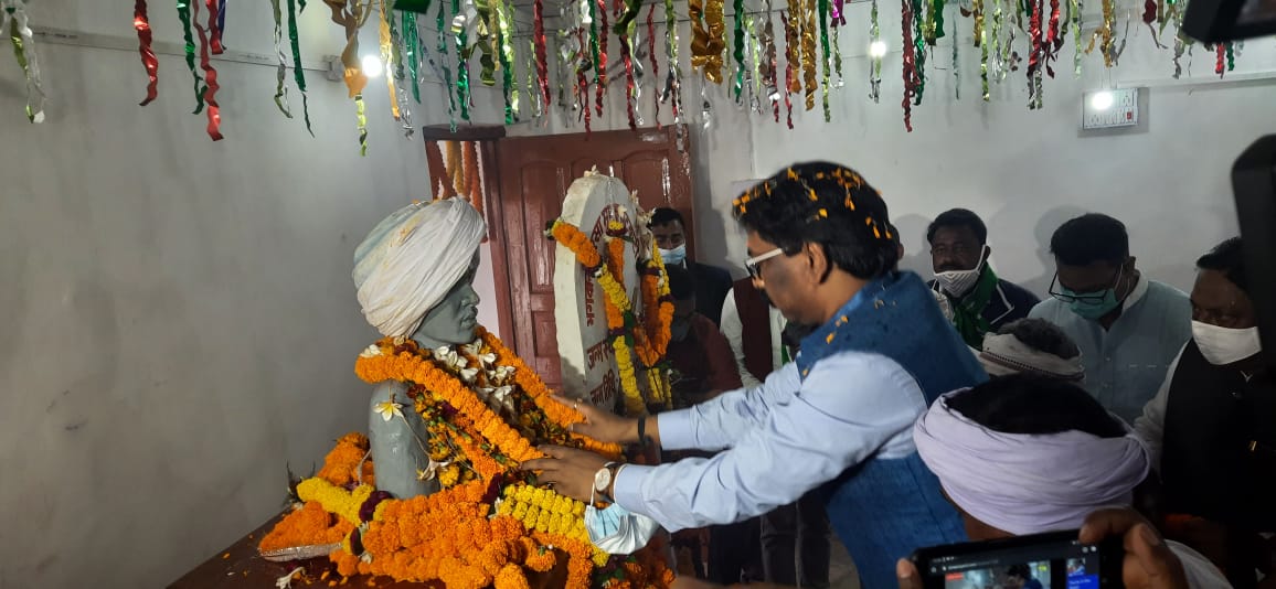 Jharkhand Foundation Day Live : खूंटी पहुंचे झारखंड के CM हेमंत सोरेन बोले-अब आपका अधिकार पहुंचेगा आपके द्वार