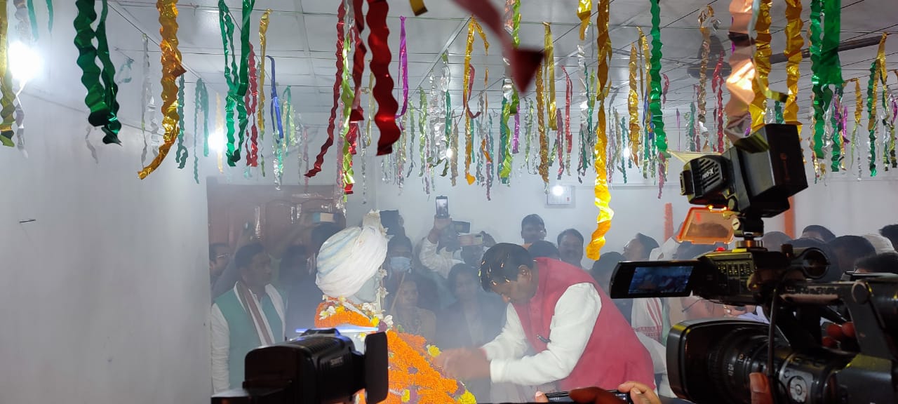 Jharkhand Foundation Day Live : खूंटी पहुंचे झारखंड के CM हेमंत सोरेन बोले-अब आपका अधिकार पहुंचेगा आपके द्वार