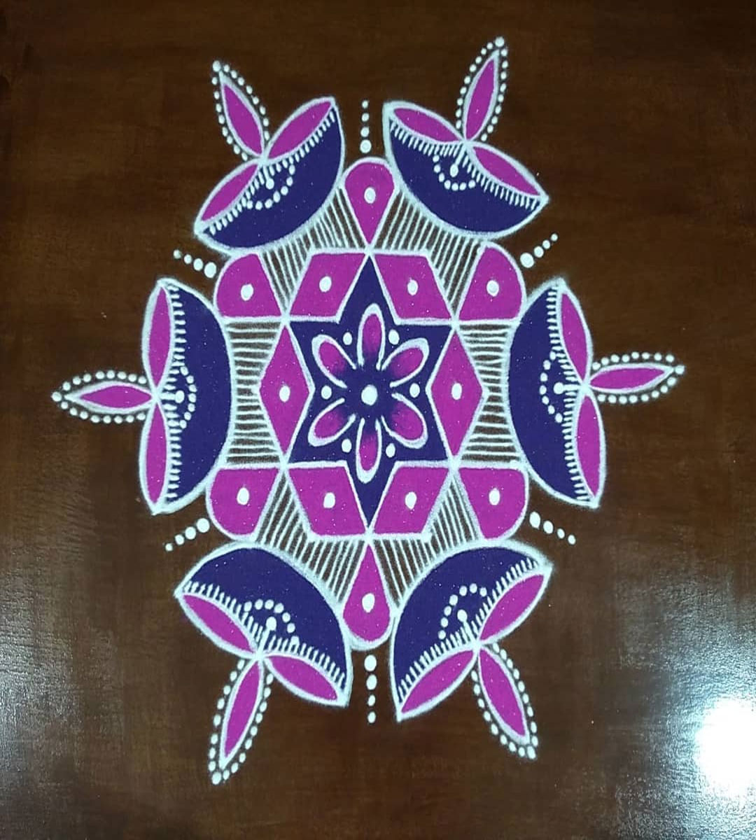 Diwali Simple Rangoli 2021: सरल रंगोली डिजाइन यहां से चुनें, इस दिवाली घर को सजाएं ट्रेंडी रंगोली से