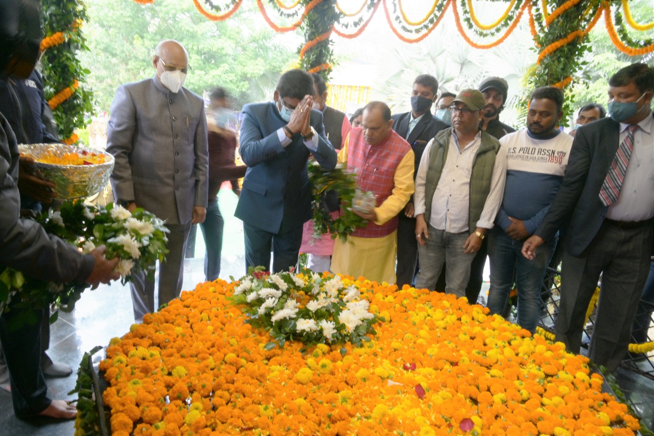 Jharkhand Foundation Day Live : खूंटी पहुंचे झारखंड के CM हेमंत सोरेन बोले-अब आपका अधिकार पहुंचेगा आपके द्वार