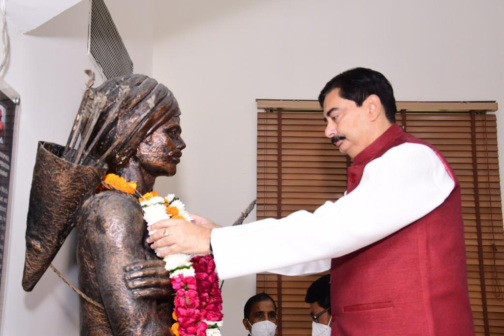 Jharkhand Foundation Day Live : खूंटी पहुंचे झारखंड के CM हेमंत सोरेन बोले-अब आपका अधिकार पहुंचेगा आपके द्वार