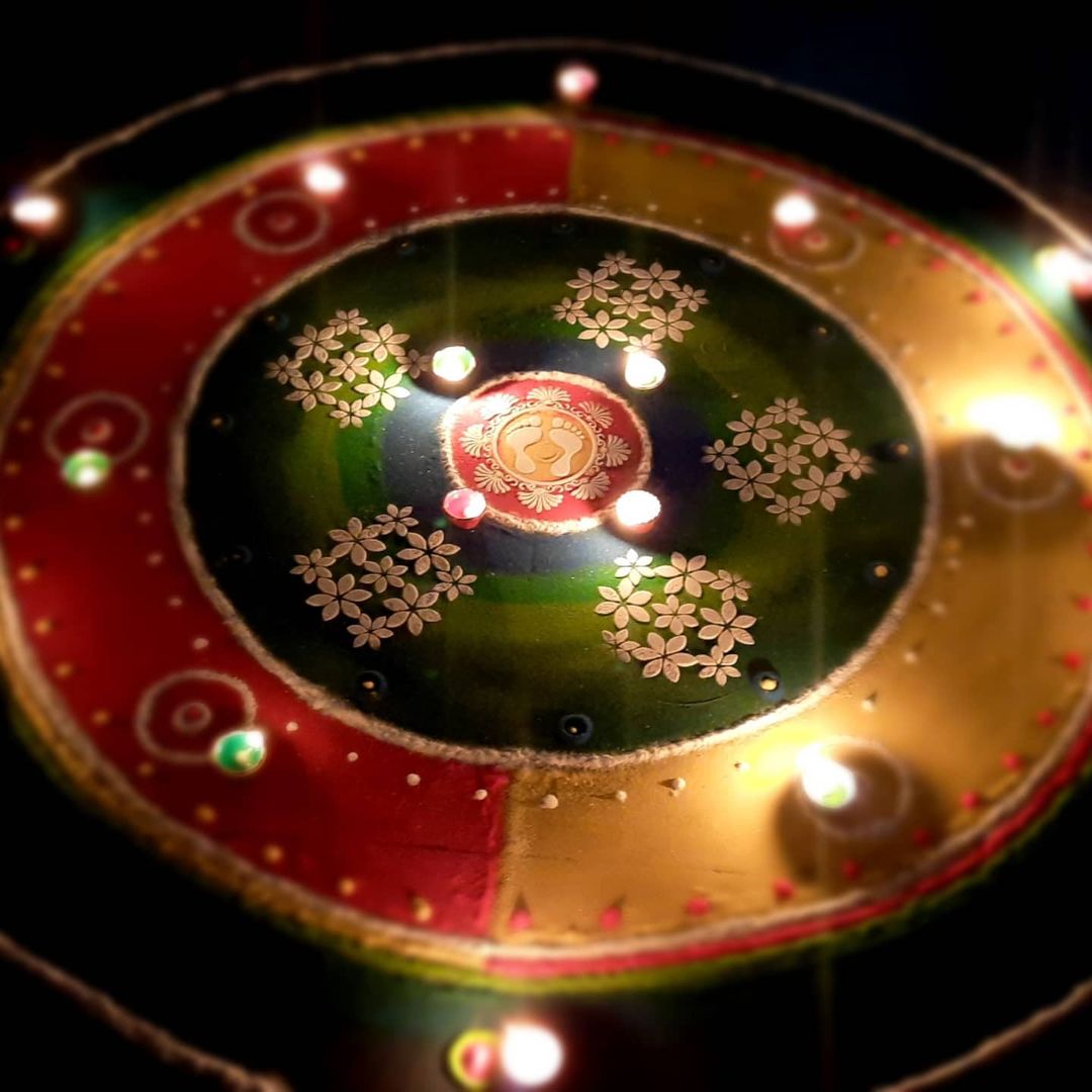 Diwali Simple Rangoli 2021: सरल रंगोली डिजाइन यहां से चुनें, इस दिवाली घर को सजाएं ट्रेंडी रंगोली से