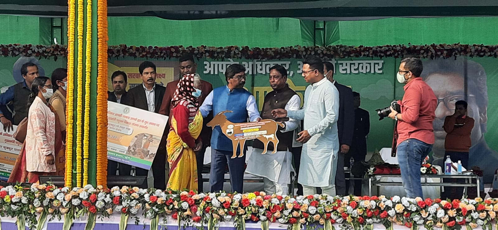 Jharkhand Foundation Day Live : खूंटी पहुंचे झारखंड के CM हेमंत सोरेन बोले-अब आपका अधिकार पहुंचेगा आपके द्वार