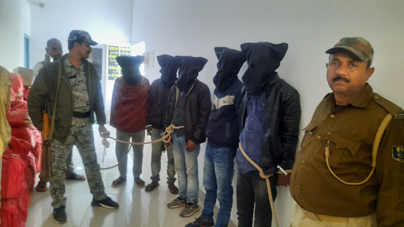 Bihar Breaking: राबड़ी आवास पहुंचे तेजस्वी-राजश्री, हुआ पारंपरिक स्वागत