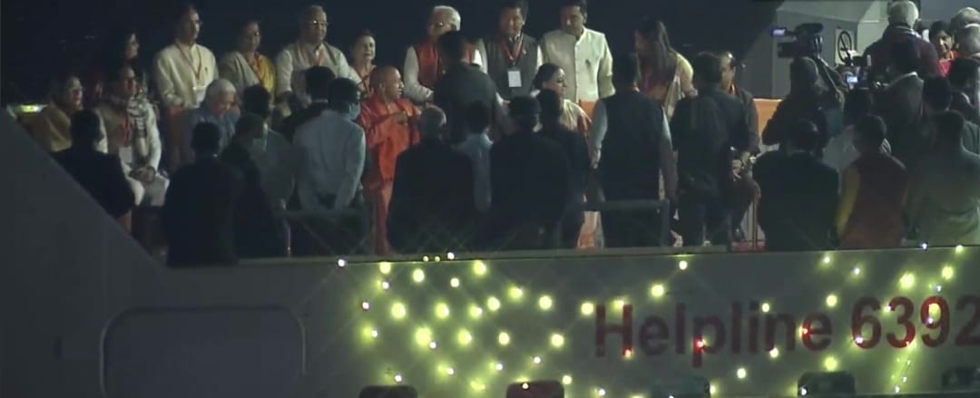 Narendra Modi in Varanasi Live: कुछ देर में काशी विश्वनाथ धाम जाएंगे पीएम मोदी, देखेंगे लाइटिंग की व्यवस्था