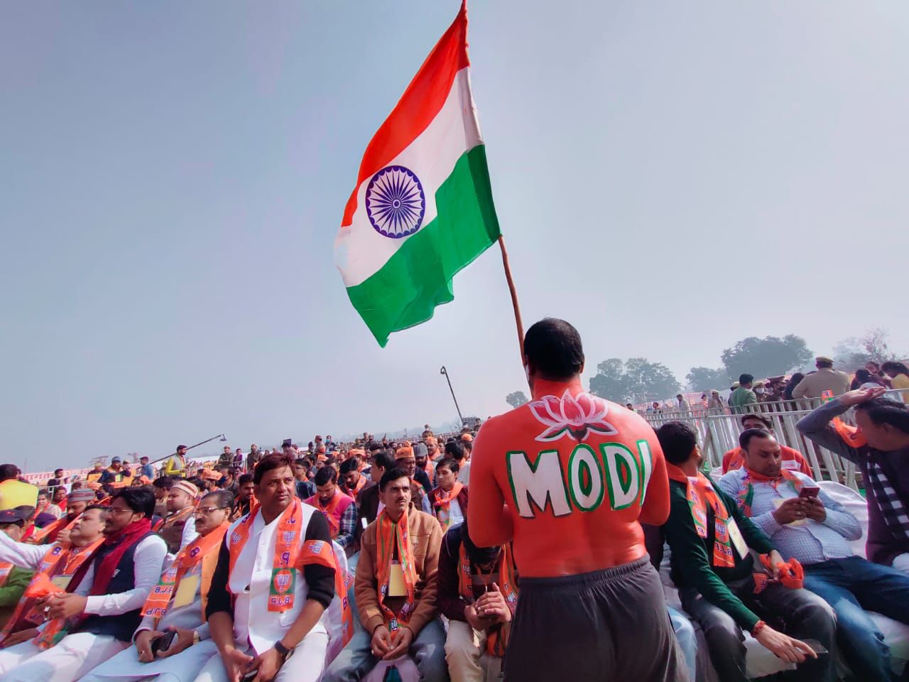 Ganga Expressway: पहले की सरकारों ने विकास नहीं किया, सिर्फ अपनी तिजोरियों को भरा- पीएम मोदी 