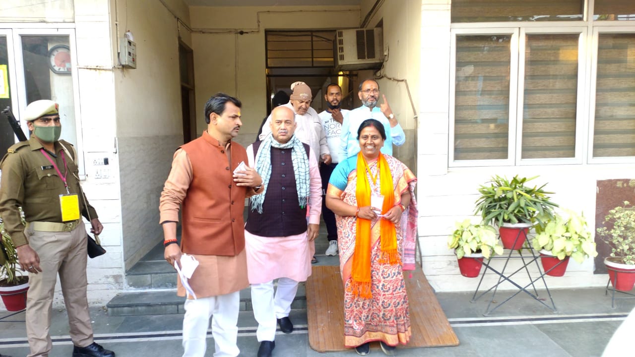 UP Chunav 3rd Phase LIVE: मैनपुरी में भाजपा समर्थक को मारी गोली, वोटिंग को लेकर हुआ था विवाद