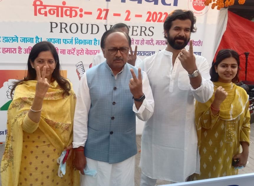 UP Chunav Voting LIVE: यूपी चुनाव का 5वां चक्रव्यूह हो गया पार, अब छठे-सातवें की बिसात तैयार