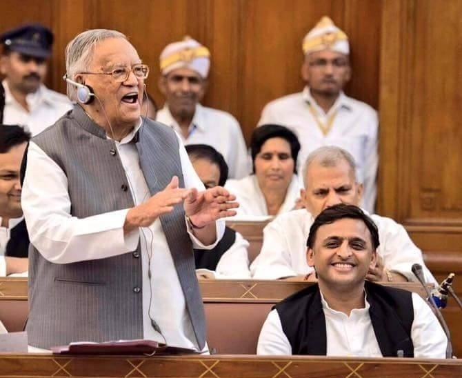 UP Chunav 2022 Live Updates: सपा के वरिष्ठ नेता अहमद हसन की पत्नी का भी निधन