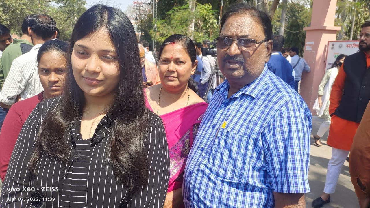 UP Chunav Live: यूपी एग्जिट पोल में भाजपा को बहुमत का अनुमान, देखें किस सर्वे में कौन आगे?