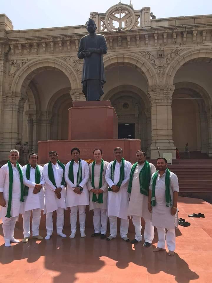 UP Breaking News Live: मंत्रियों में बांटे गये विभाग, जानें किसे कौन सा मंत्रालय मिला