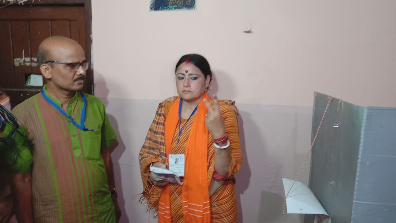 Bypoll Election Voting 2022: आसनसोल लोकसभा में 64.3 फीसदी और बालीगंज विधानसभा में 41.10 फीसदी वोट