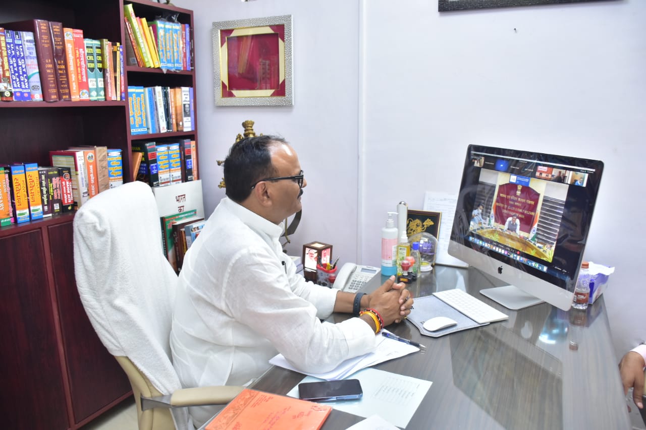 UP Breaking News Live Updates: सीएम योगी के मंत्री कर रहे ताबड़तोड़ दौरा 