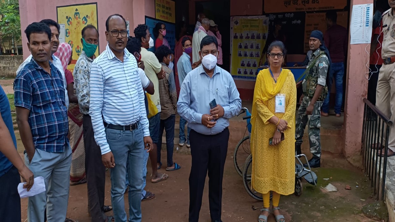 Mandar ByPolls Updates: शांतिपूर्ण संपन्न हुआ मांडर विधानसभा उपचुनाव, 60 फीसदी से अधिक हुई वोटिंग