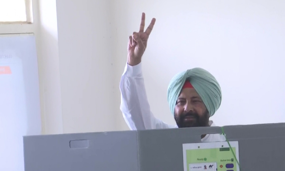 By-Polls: उत्तर प्रदेश की दो लोकसभा सीटों पर 41.66 फीसदी वोट, त्रिपुरा में 76.62 फीसदी मतदान