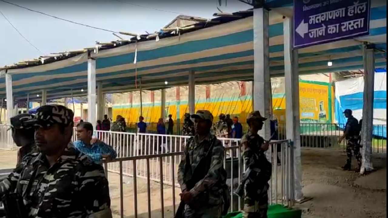 Mandar By-Election Result Updates: CM हेमंत सोरेन और कांग्रेस प्रदेश प्रभारी ने शिल्पी को दी बधाई