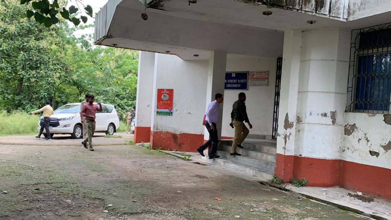 Jharkhand Breaking News LIVE : डायन के शक में सरायकेला में पोता ने कर दी अपनी ही दादी की हत्या 