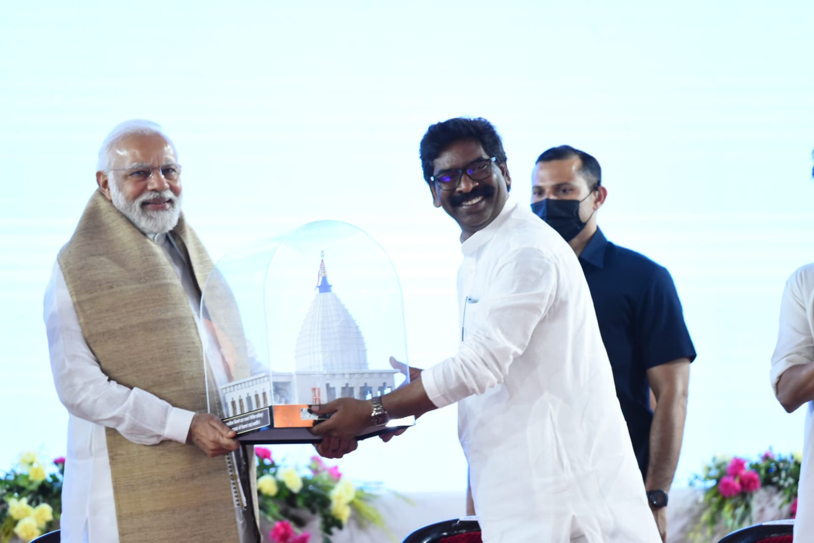 PM Modi Deoghar Visit: PM मोदी देवघर से हुए रवाना, पटना में शताब्दी स्तंभ का किया उद्घाटन