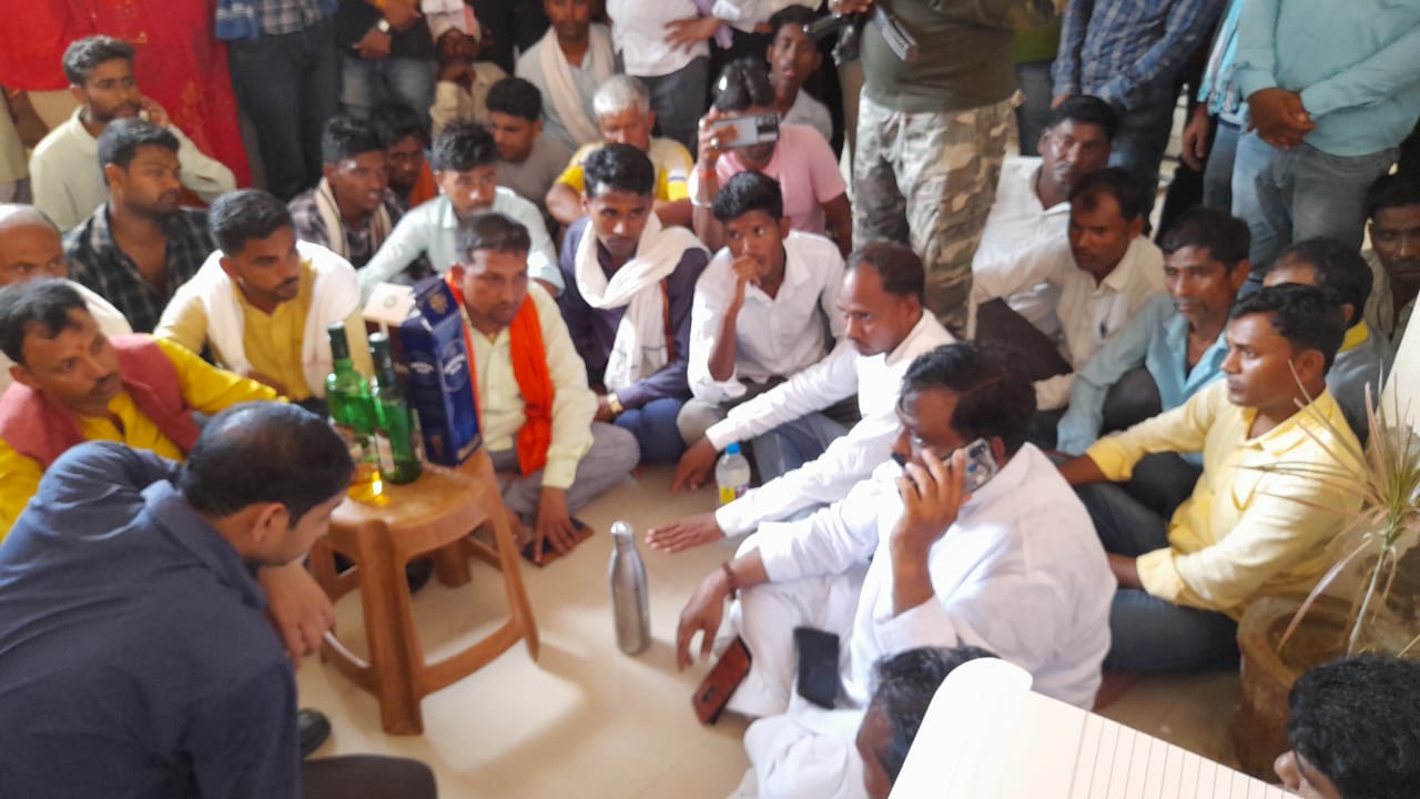 Jharkhand Breaking News: पलामू में अनियंत्रित कार ने आधा दर्जन लोगों को रौंदा, एक महिला की मौत