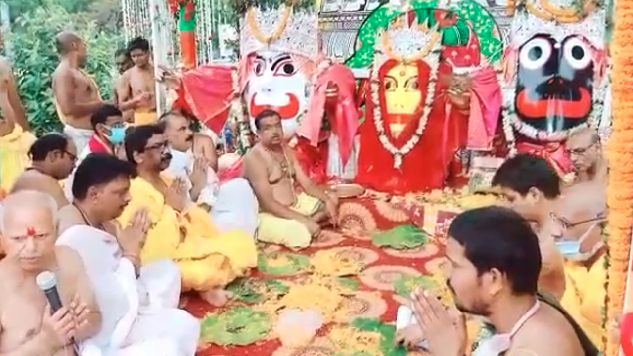 Jharkhand Breaking News : महाप्रभु जगन्नाथ रथयात्रा में शामिल हुए CM हेमंत सोरेन 