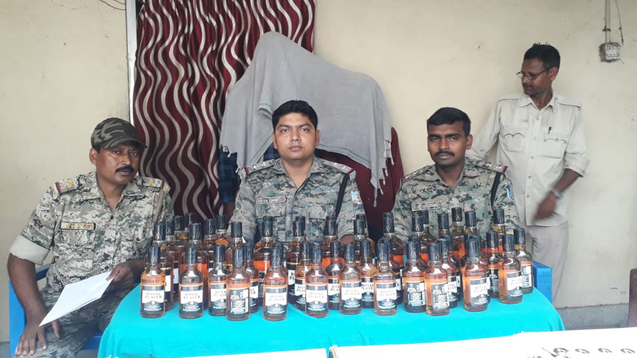 Jharkhand Breaking News: पलामू में अनियंत्रित कार ने आधा दर्जन लोगों को रौंदा, एक महिला की मौत