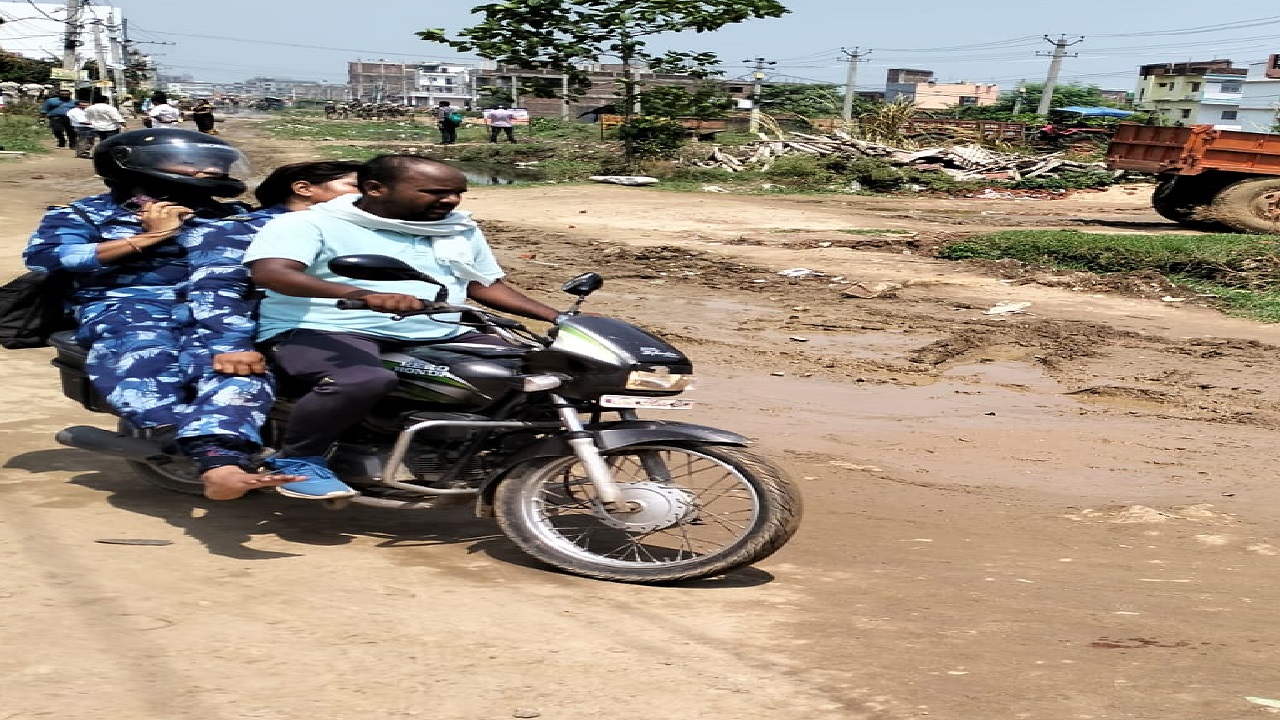 Patna Rajiv Nagar Live : राजीव नगर में हुई कार्रवाई को संजीव चौरसिया ने बताया दमनकारी, देखें फोटो-वीडियो