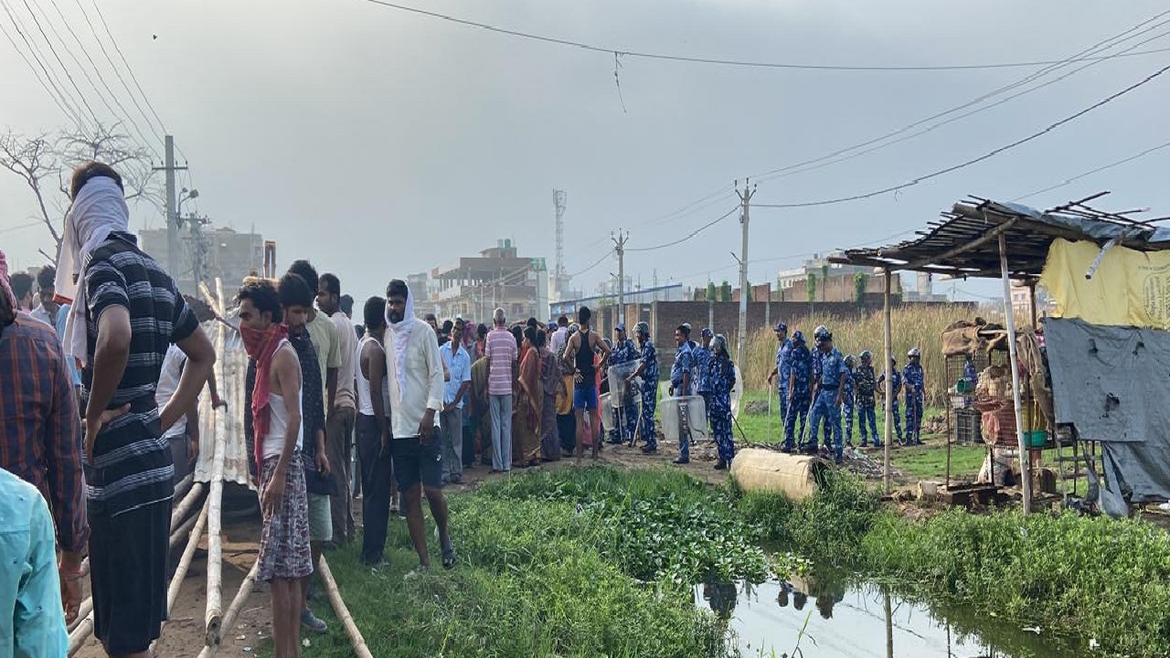 Patna Rajiv Nagar Live : राजीव नगर में हुई कार्रवाई को संजीव चौरसिया ने बताया दमनकारी, देखें फोटो-वीडियो
