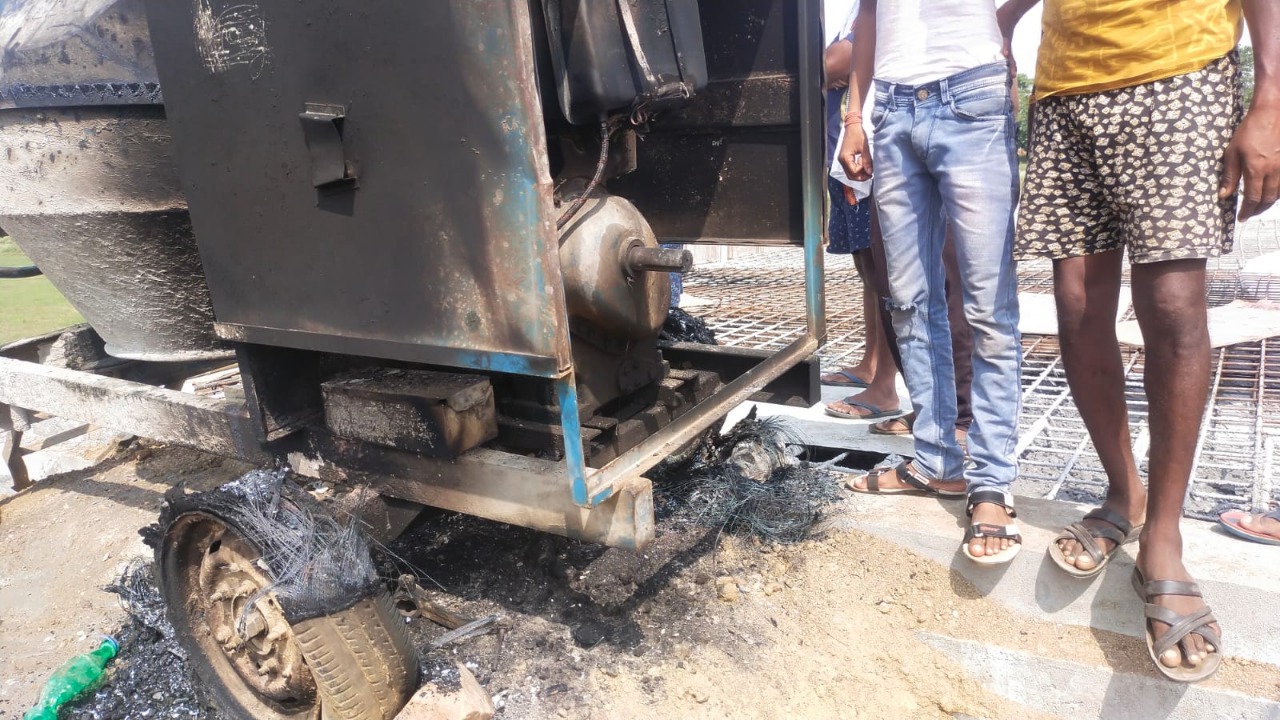 Jharkhand Breaking News: कोडरमा के झुमरीतिलैया में नीलांचल एक्सप्रेस से करीब डेढ़ लाख का गांजा बरामद