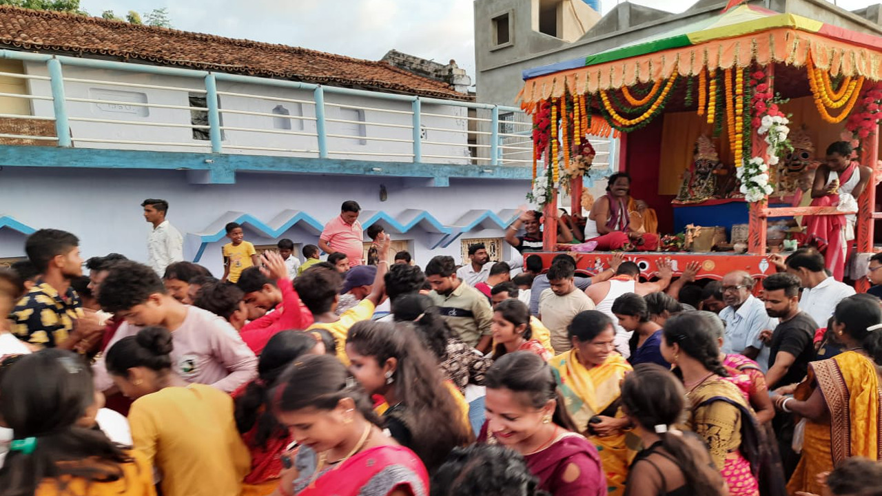 Jharkhand Breaking News: पलामू के हरिहरगंज में सड़क हादसे में एक युवक की मौत, दो घायल