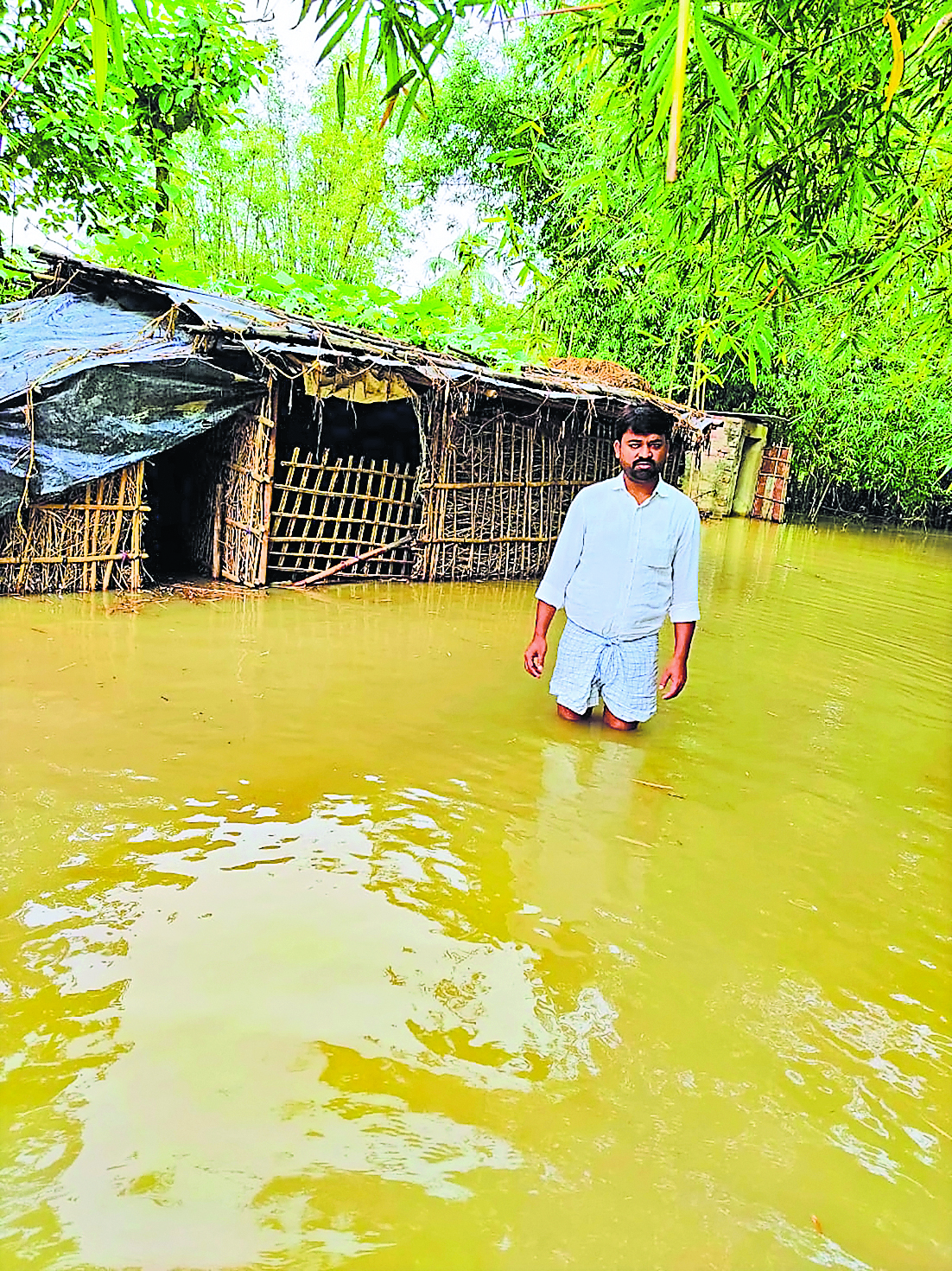 Bihar Flood Live: बिहार में बाढ़ ने दी दस्तक, बिगड़े कई जिलों के हालात, कटाव से घर नदी में हो रहे विलीन