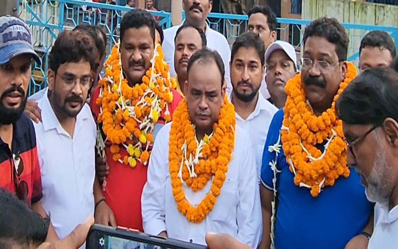 Jharkhand Breaking News: धनबाद-भुवनेश्वर गरीब रथ एक बार फिर पटरी पर दौड़ेगी, जानें शिड्यूल