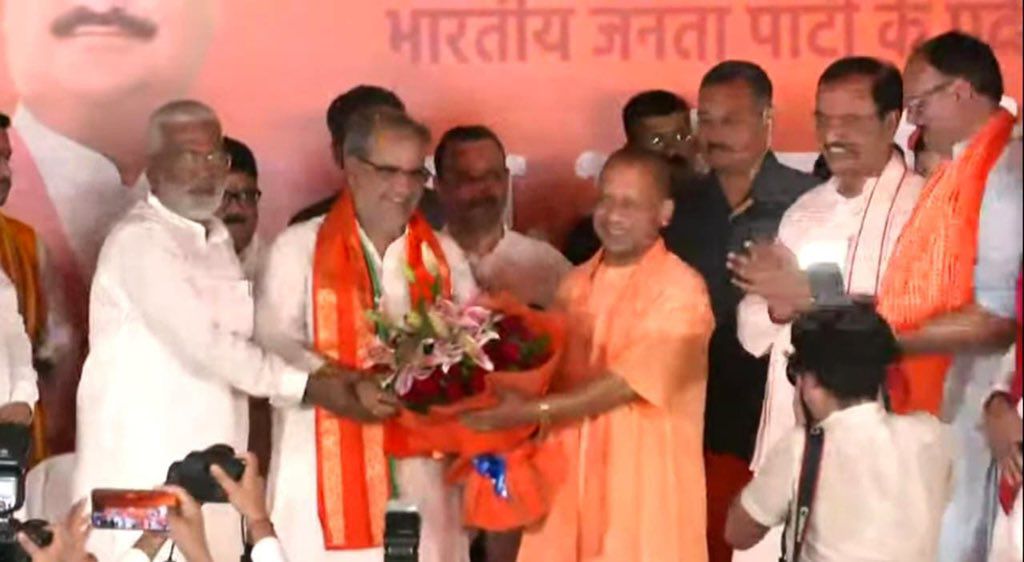 UP Breaking News Live: लखनऊ पहुंचे यूपी BJP प्रदेश अध्यक्ष भूपेंद्र सिंह चौधरी, भाजपा कार्यालय में जश्न