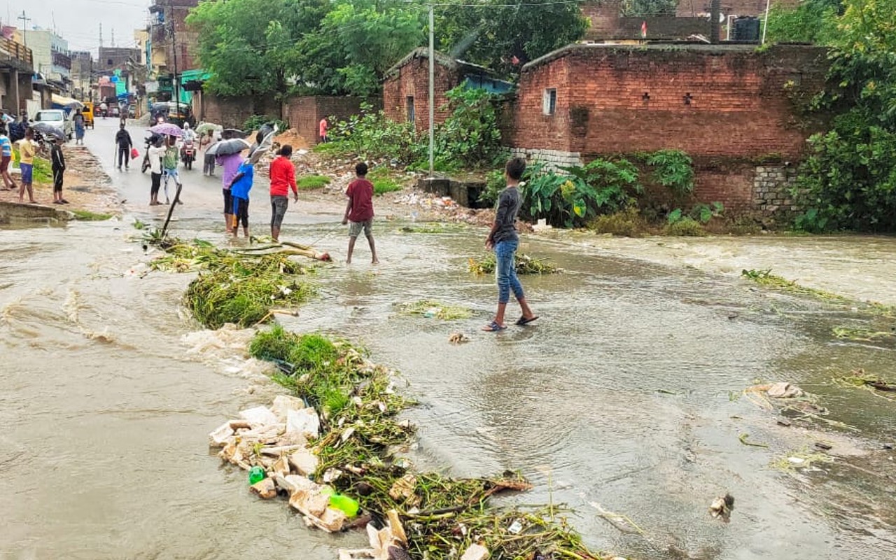 Jharkhand Weather Highlights: गुमला जिला के बिशुनपर में मुंदार नदी में बह गये दो भाई