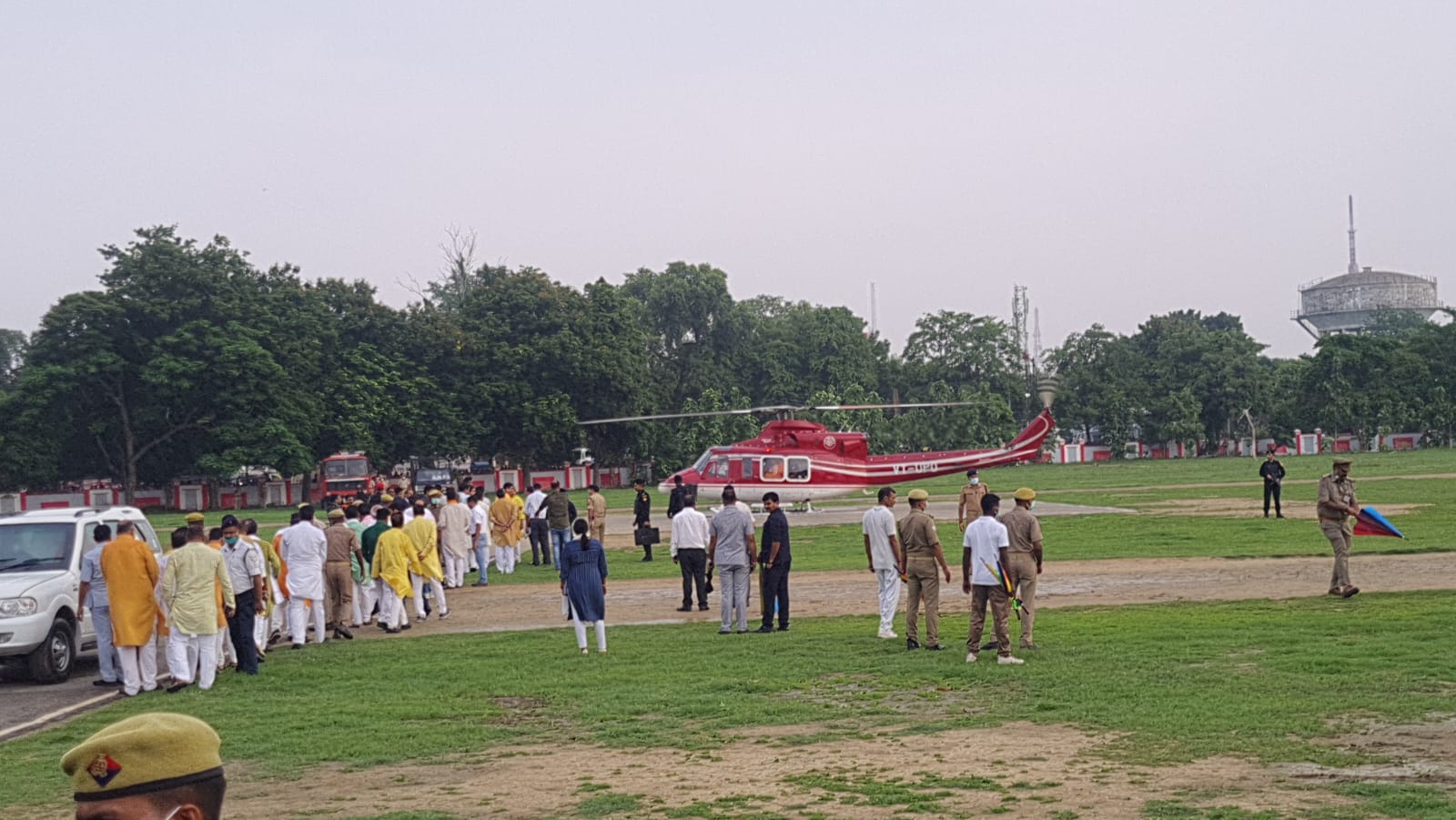 UP Breaking News Live: CM योगी दो दिवसीय दौरे पर वाराणसी पहुंचे, विकास कार्यों की करेंगे समीक्षा