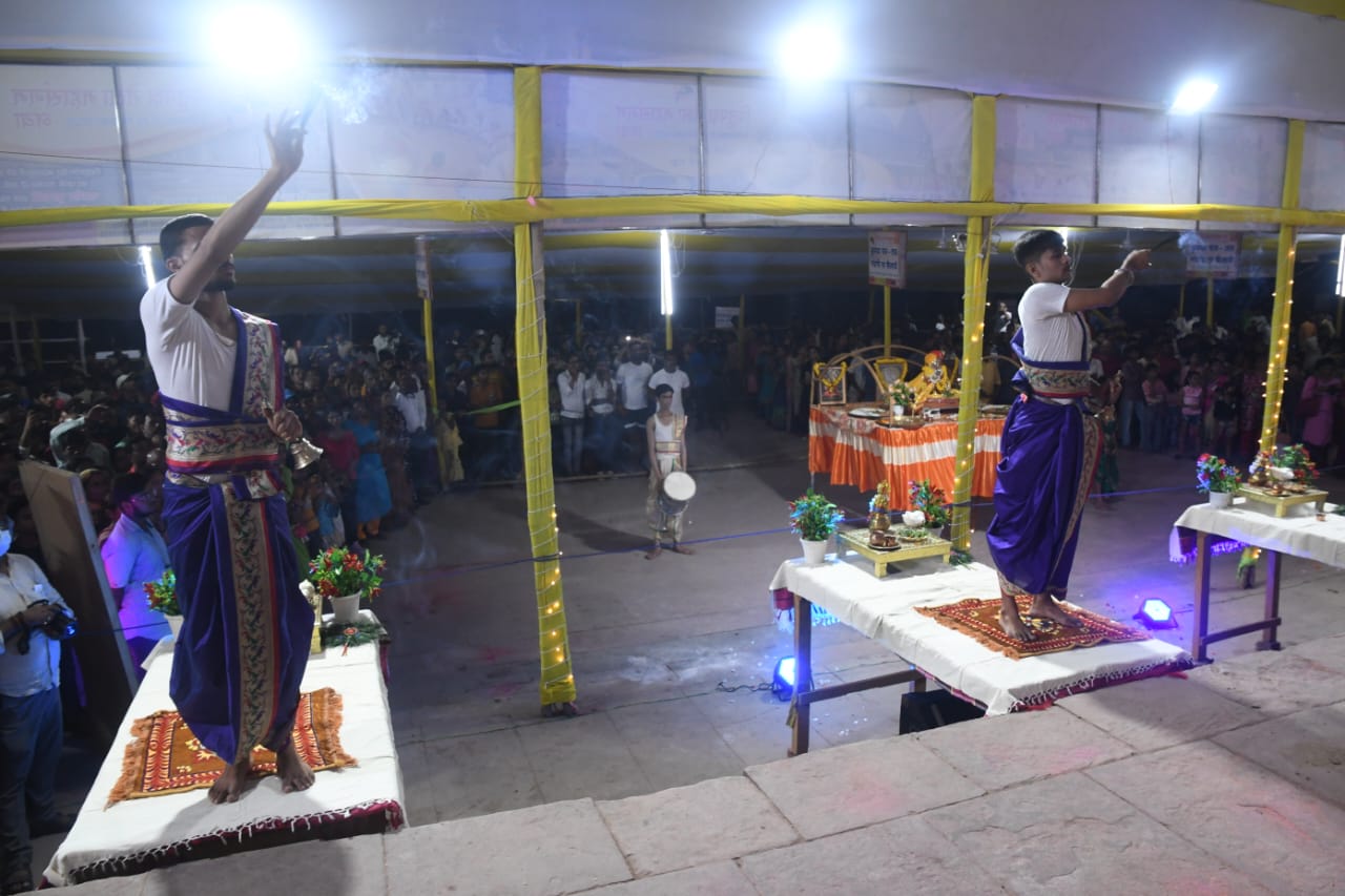 Pitru Paksha 2022 Live Updates: गयाजी प्रेतशिला पर तर्पण करने पहुंचे हजारों पिंडदानी, जानें श्राद्ध विधि 