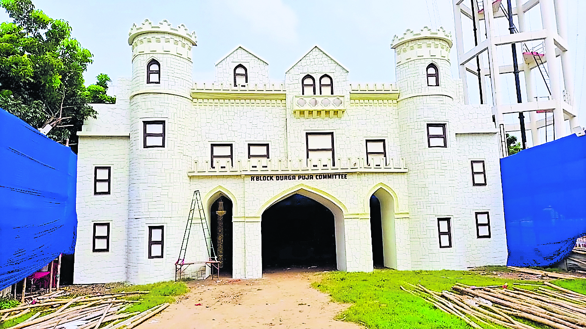 Bihar Durga Puja Live: पटना के खाजपुरा में महिष्मति के रूप में बन रहा है पंडाल, होगा आकर्षण का केंद्र