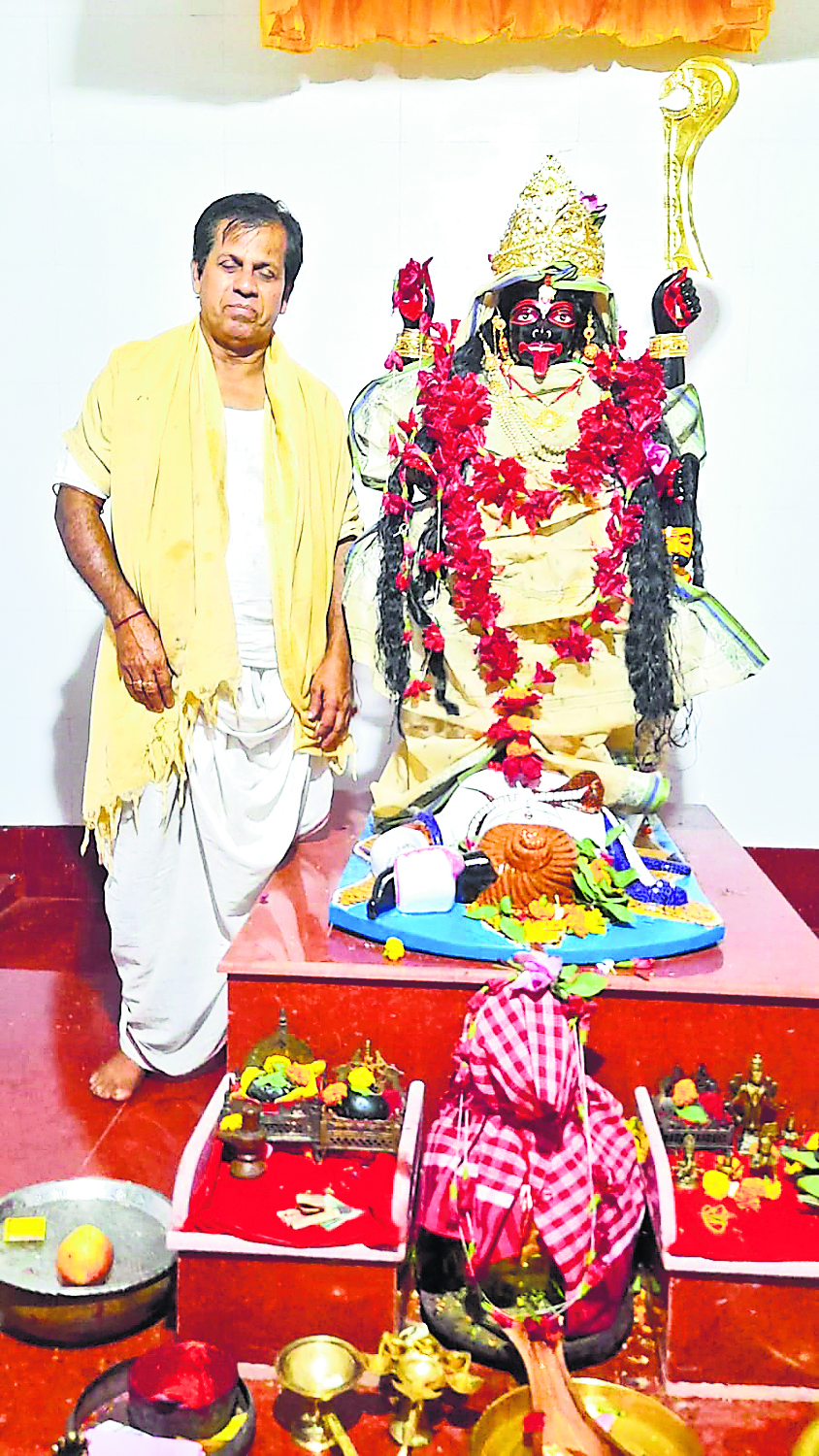 Bihar Durga Puja Live: पटना के खाजपुरा में महिष्मति के रूप में बन रहा है पंडाल, होगा आकर्षण का केंद्र