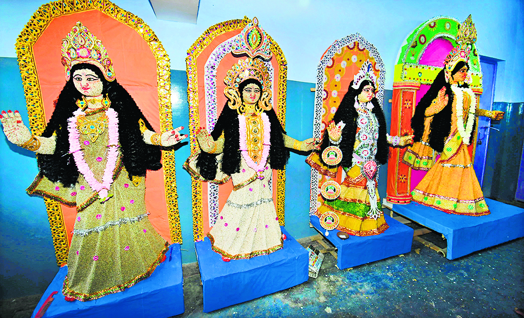 Bihar Durga Puja Live: पटना के खाजपुरा में महिष्मति के रूप में बन रहा है पंडाल, होगा आकर्षण का केंद्र