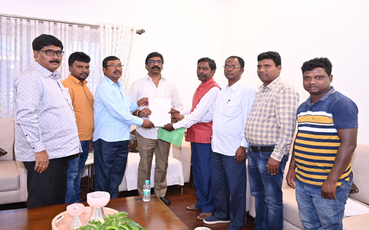 Jharkhand Breaking News: गढ़वा में JMM नेता अयूब मंसूरी की गोली मारकर हत्या