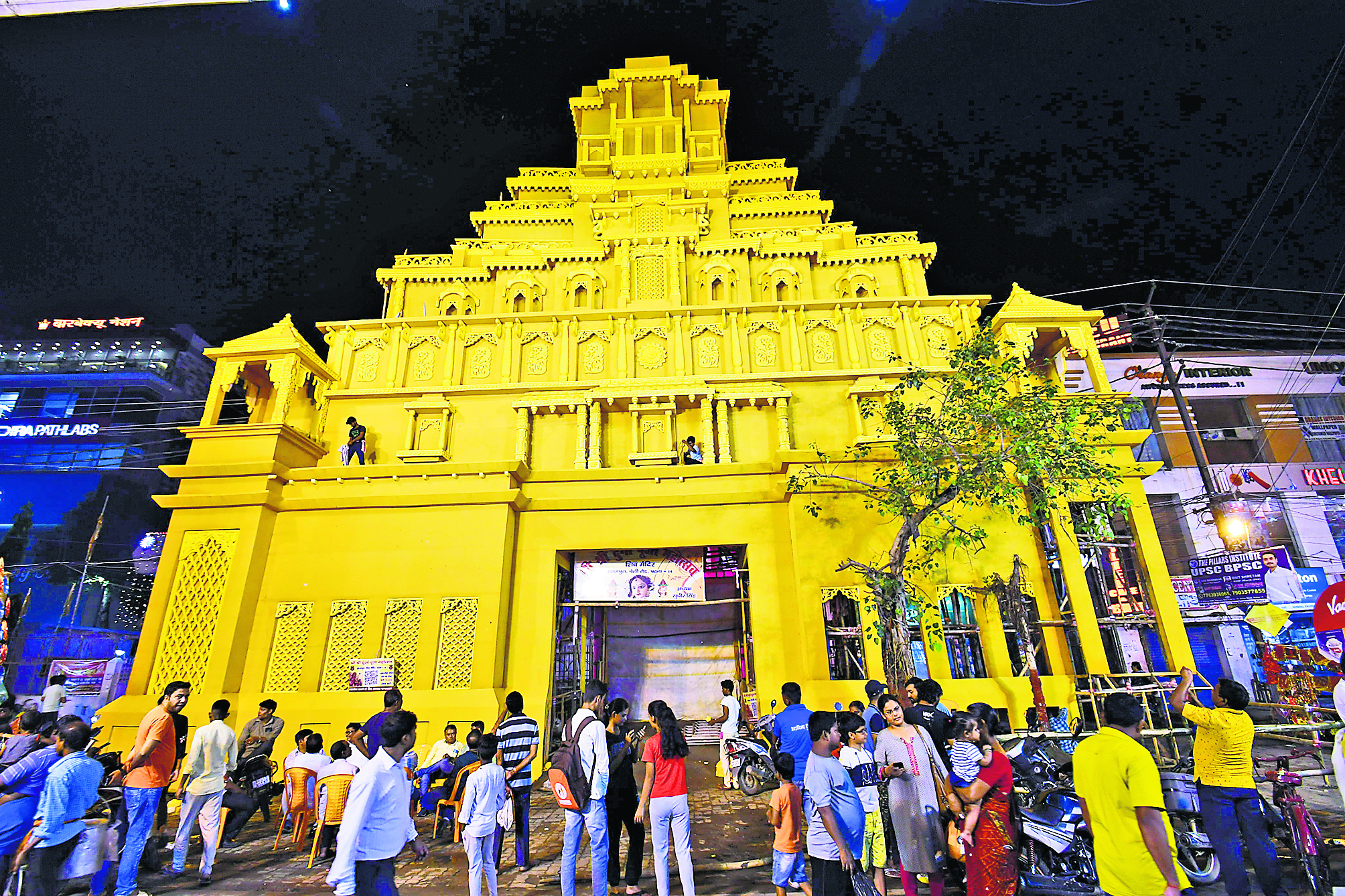 Bihar Durga Puja Live: पटना के खाजपुरा में महिष्मति के रूप में बन रहा है पंडाल, होगा आकर्षण का केंद्र