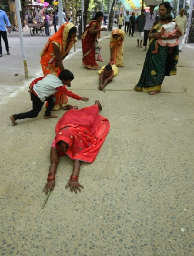Chhath Puja 2022:  नीतीश के सरकारी आवास पर लोक आस्था के पर्व की रौनक, छठ से जुड़ी देखें ये 6 तस्वीरें
