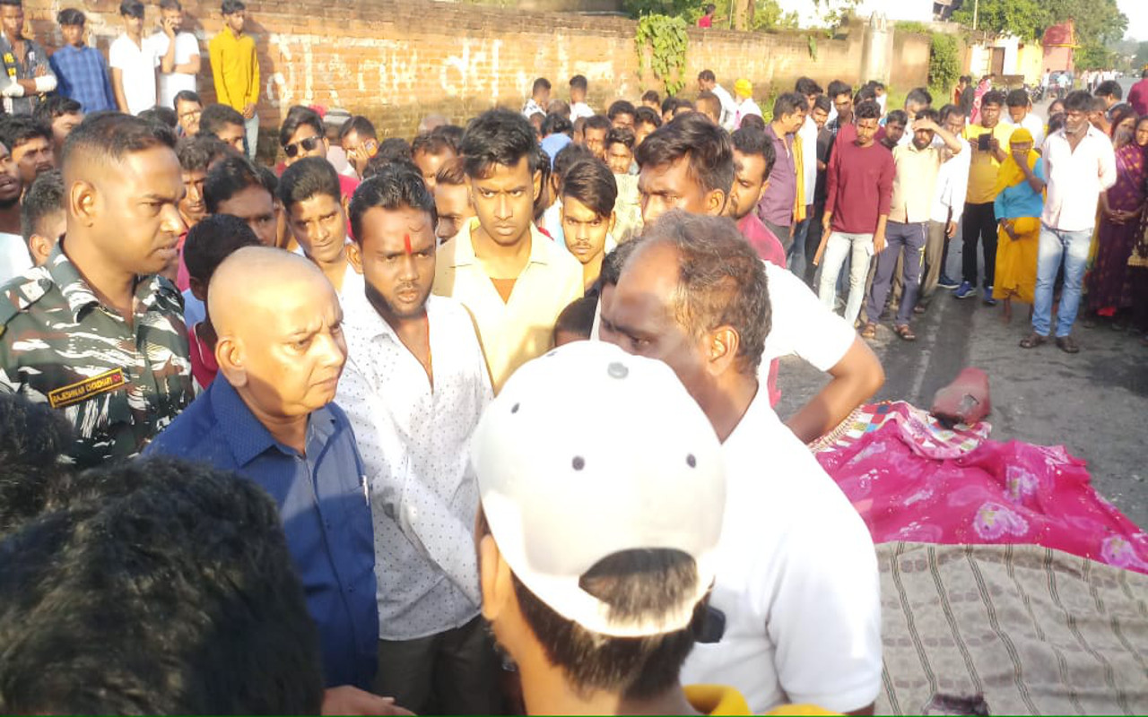 Jharkhand Breaking News: पलामू के बारी गांव में बाइक विवाद में एक युवक की हत्या