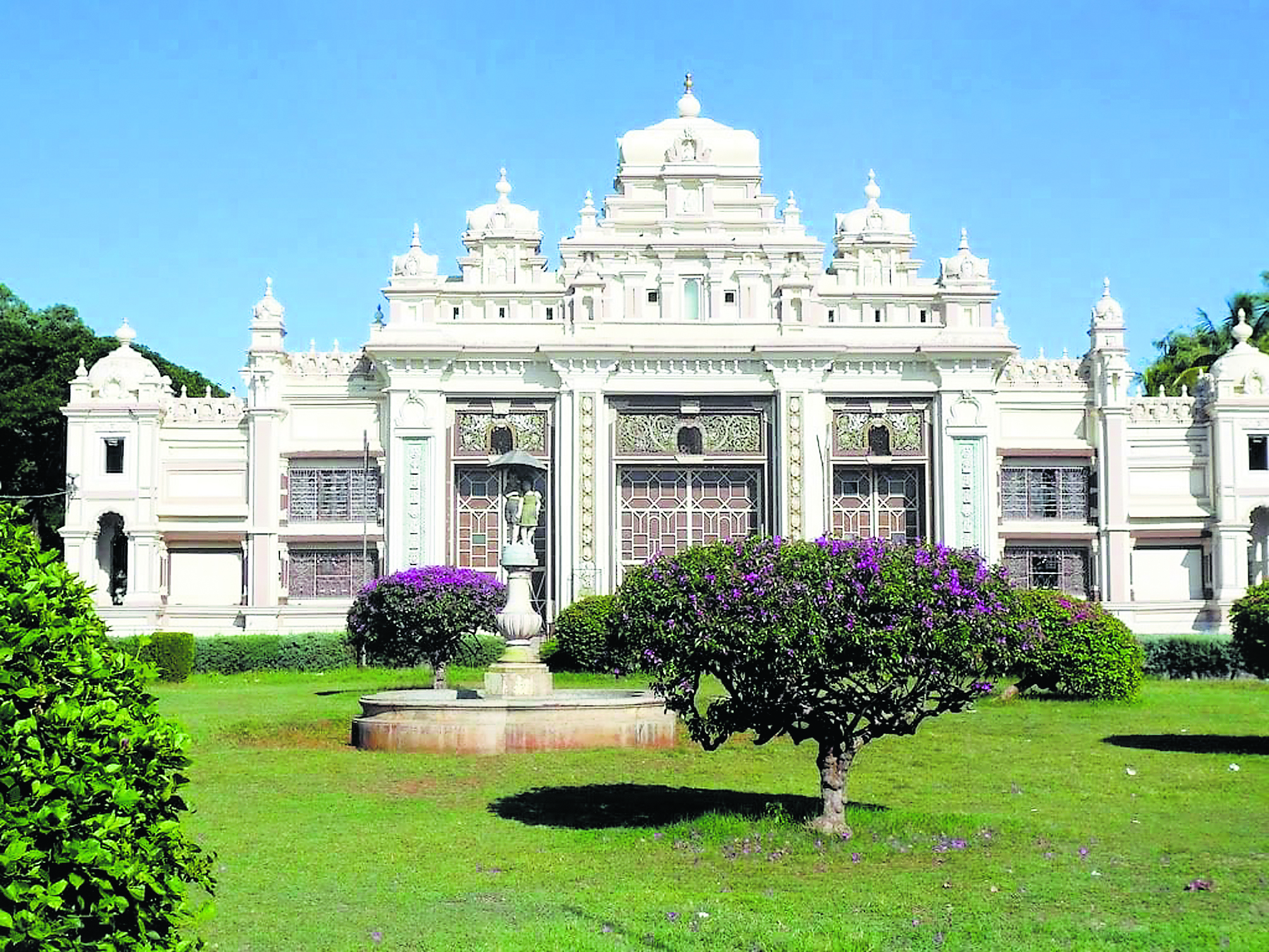 Bihar Durga Puja Live: पटना के खाजपुरा में महिष्मति के रूप में बन रहा है पंडाल, होगा आकर्षण का केंद्र