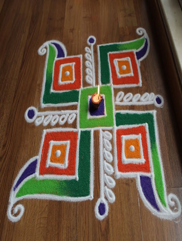 Diwali Simple Rangoli 2022: इस दिवाली घर को सजाएं ट्रेंडी रंगोली से, यहं देखें खूबसूरत डिजाइन