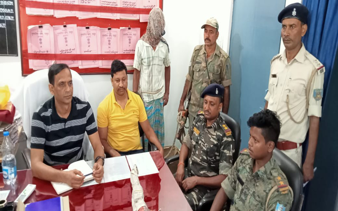 Jharkhand Breaking News: पाकुड़ में चाचा ने की भतीजे की हत्या, पुलिस ने किया गिरफ्तार