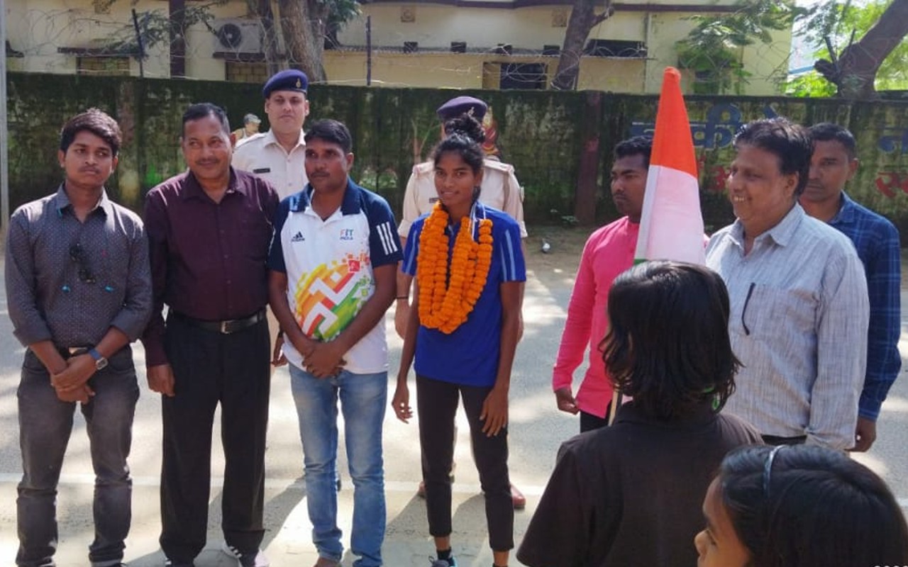 Jharkhand Breaking News LIVE: शहरी क्षेत्रों में अनधिकृत आवासीय निर्माण को नियमित करें : CM हेमंत सोरेन