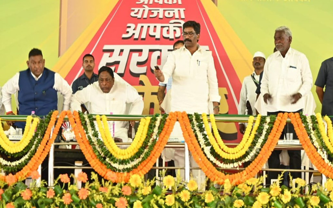 Jharkhand Breaking News: पूर्व CM रघुवर दास ने झारखंड में राष्ट्रपति शासन लगाने की मांग की